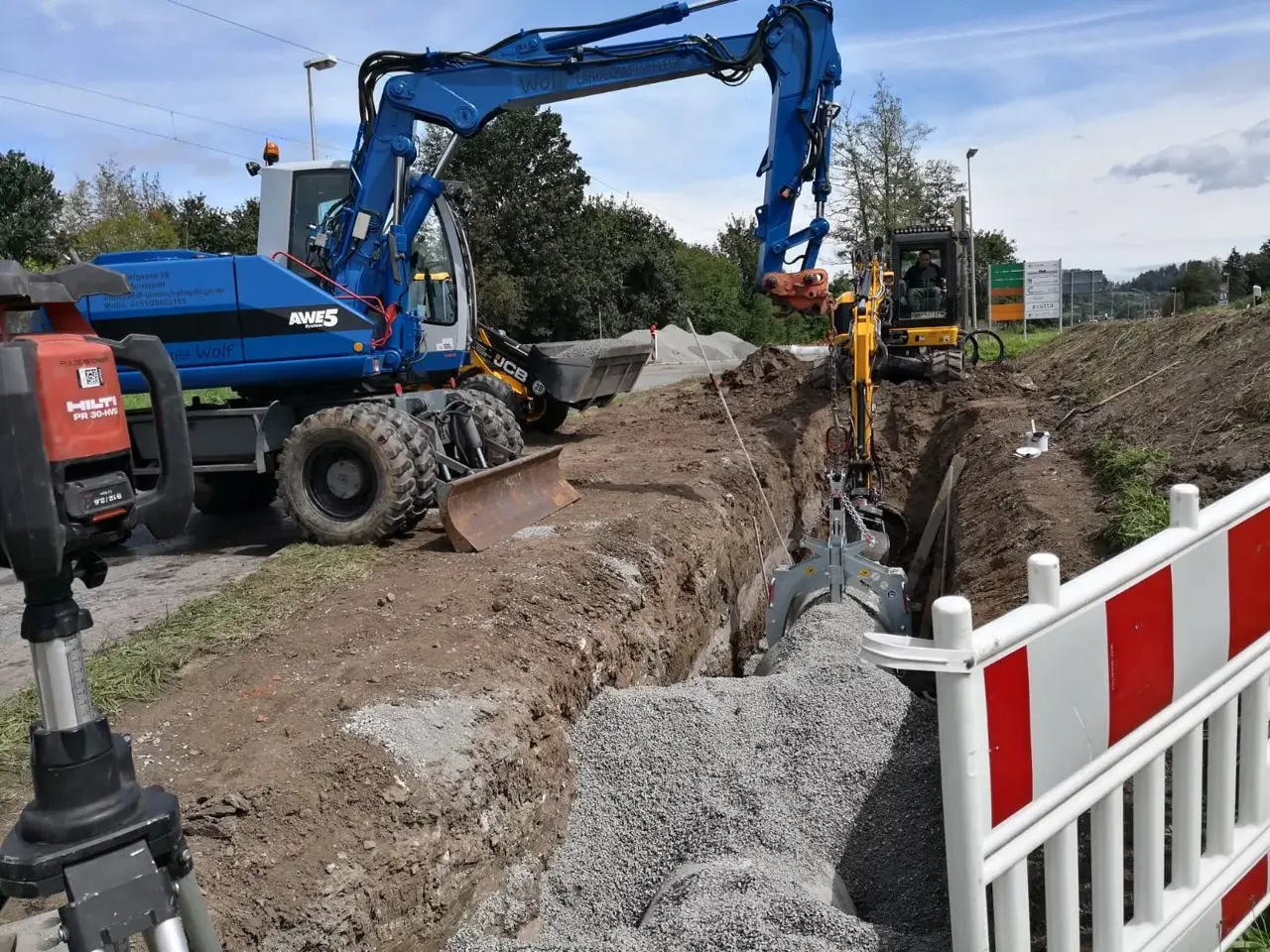 Bagger und Tiefbau auf der Baustelle