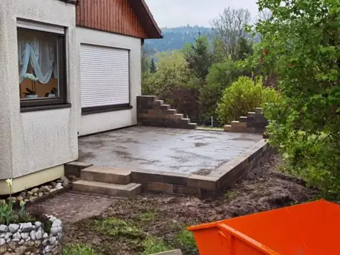 Terrasse und Gartenbereich