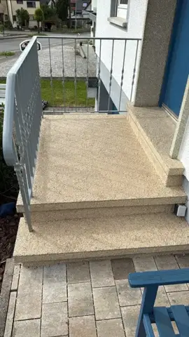 Fertiggestellte Außentreppe