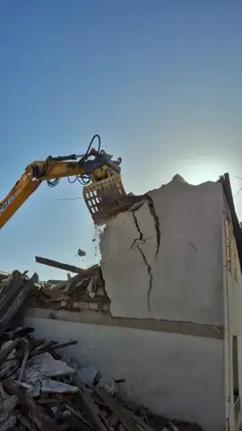 Gebäuderückbau mit dem Bagger