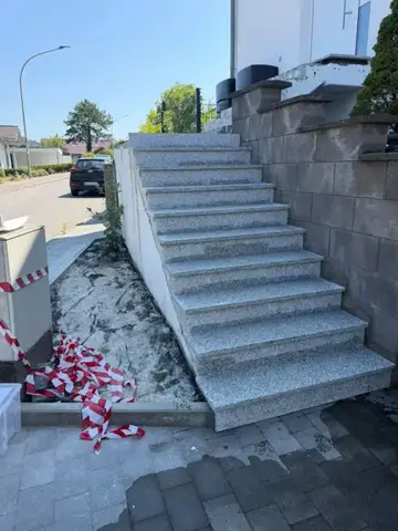 Treppe aus Stein im Aufbau