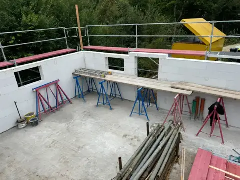 Garagenwände im Rohbau