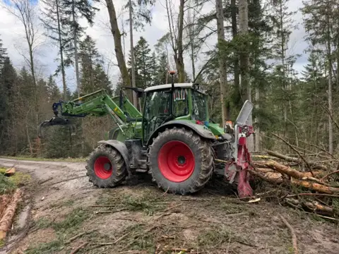 Holzrückung mit dem Traktor